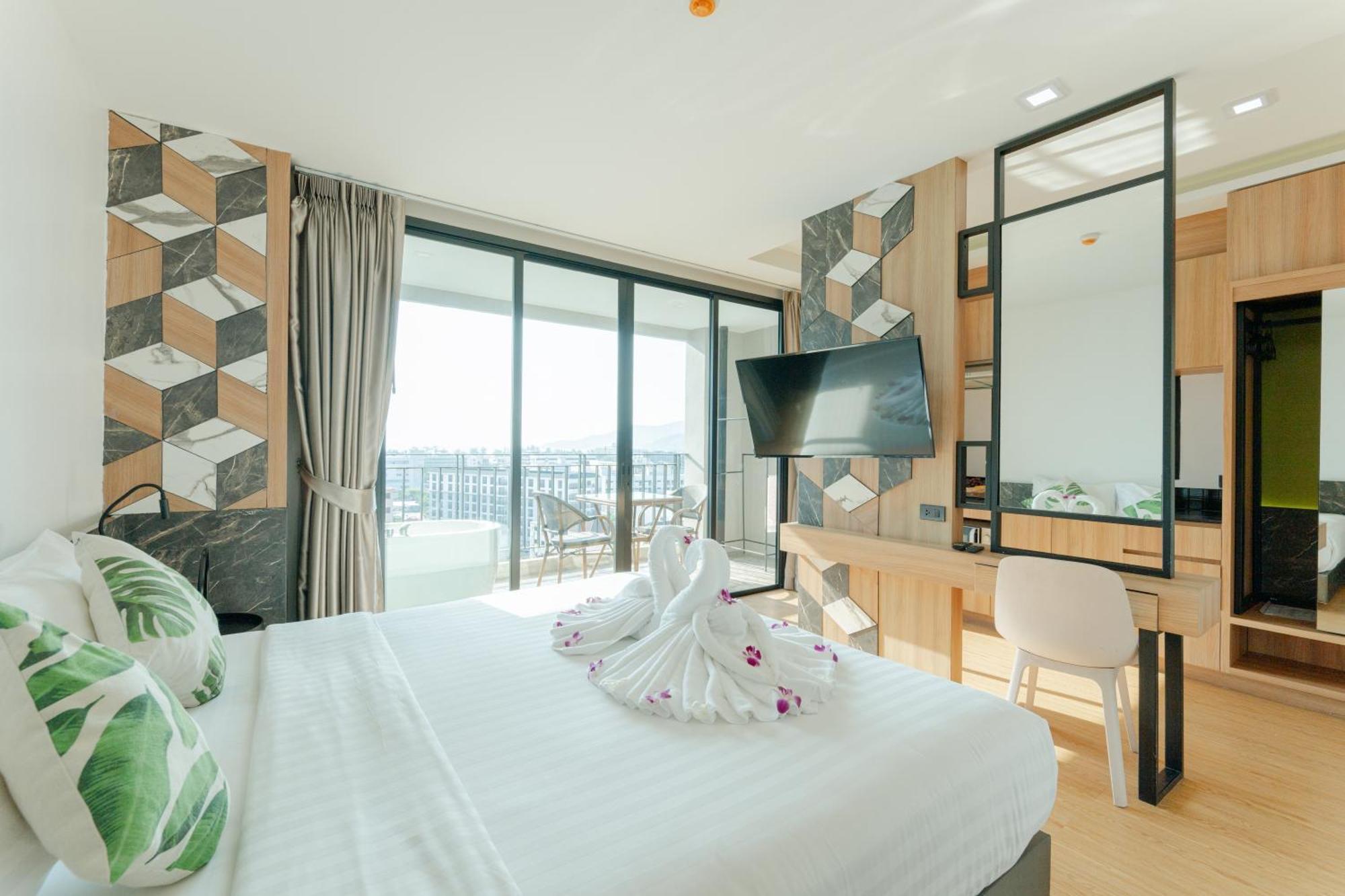 Sky Wave Patong Hotell Exteriör bild