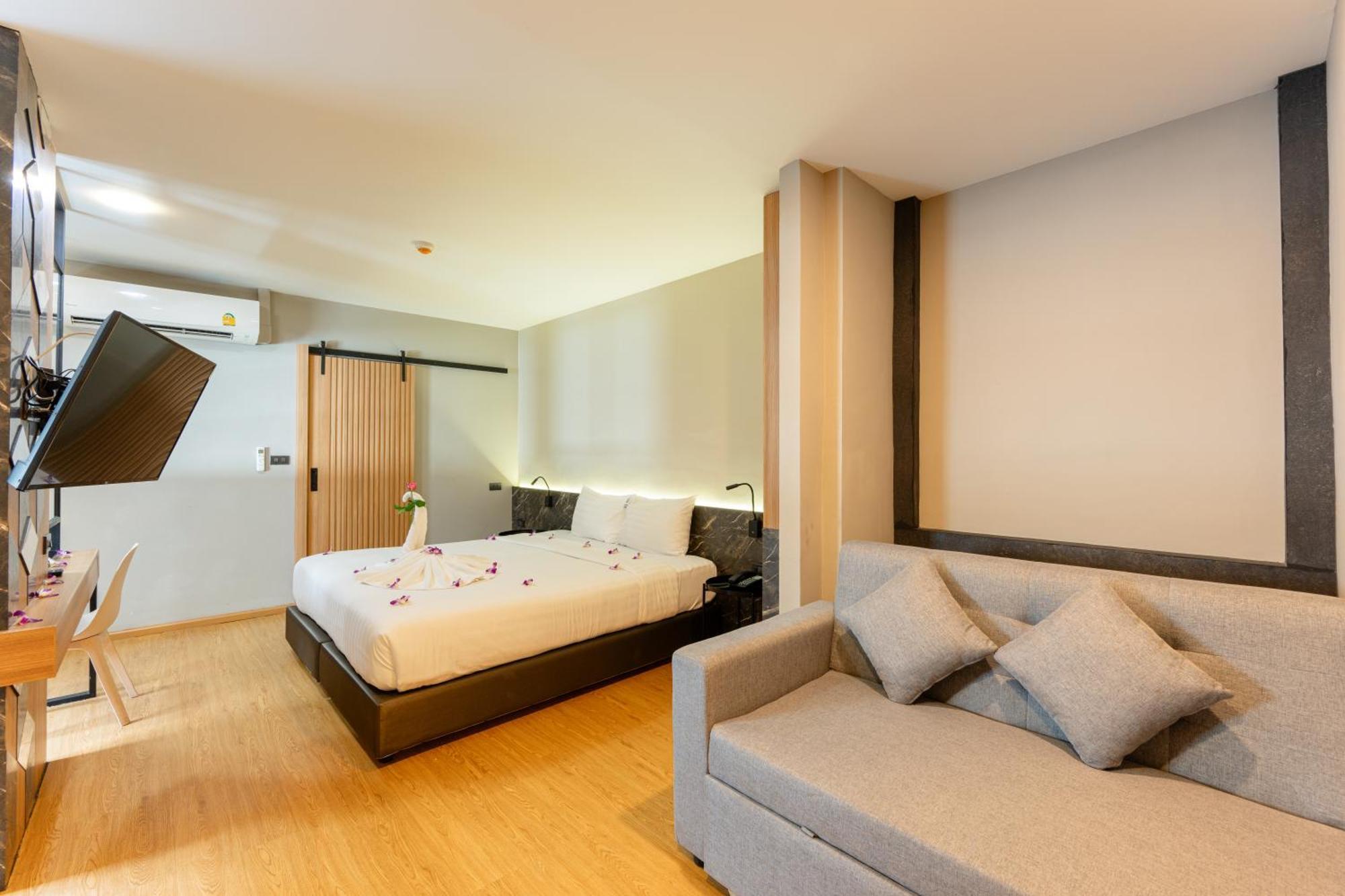 Sky Wave Patong Hotell Exteriör bild